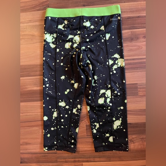 Nike Pro Capri - Picture 5 of 5